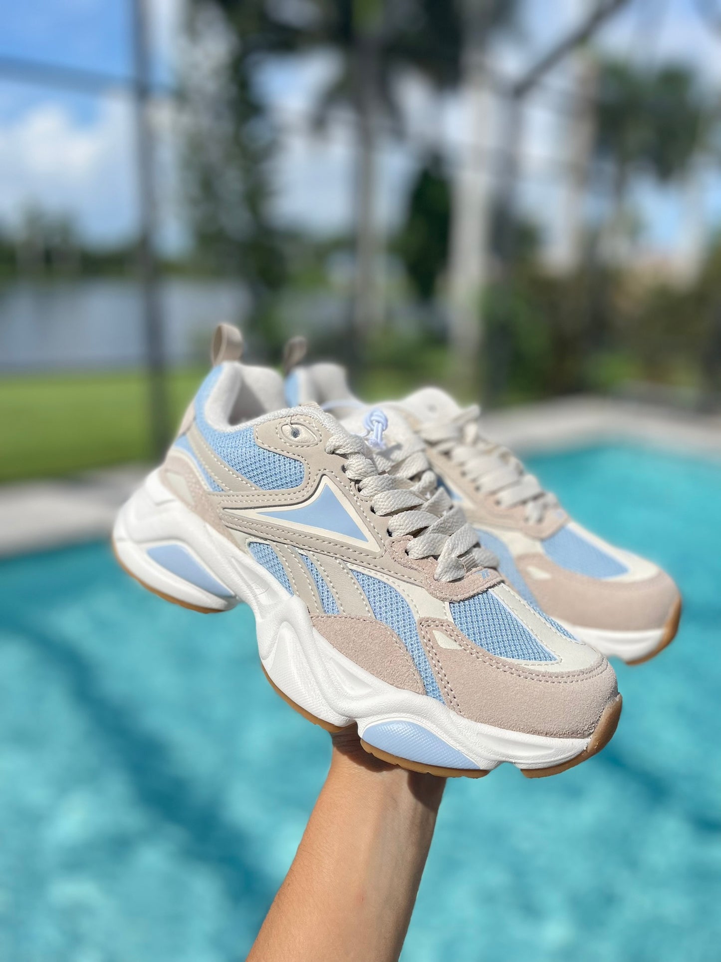 Reebok Women’s Trainer Neutral Cream Blue Chunky Sneakers