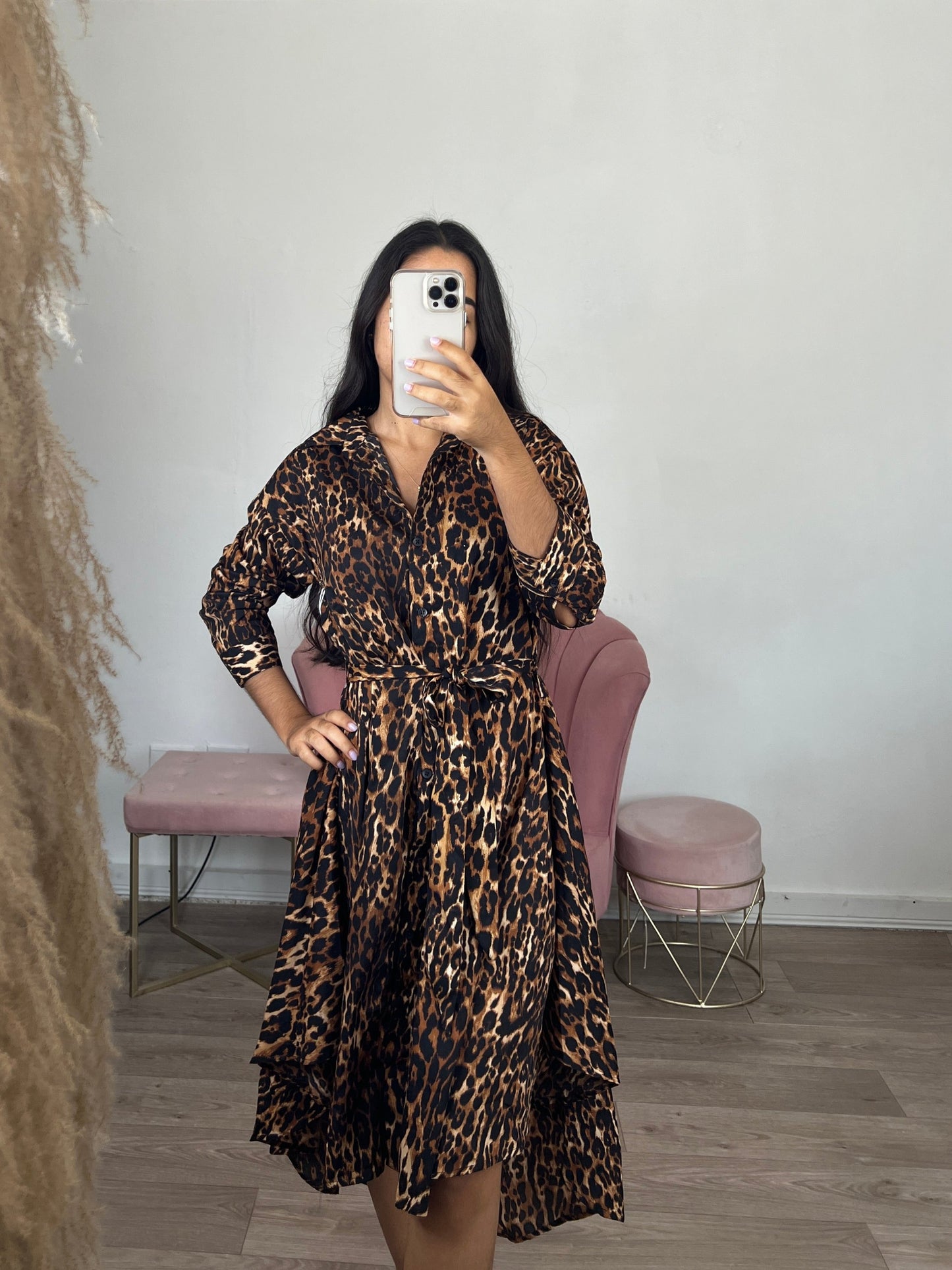 Vestido suelto con estampado animal y fajín