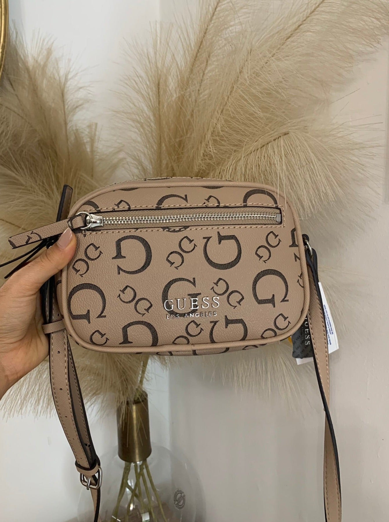 Bolso mini con cremallera superior Guess Rowan en color natural