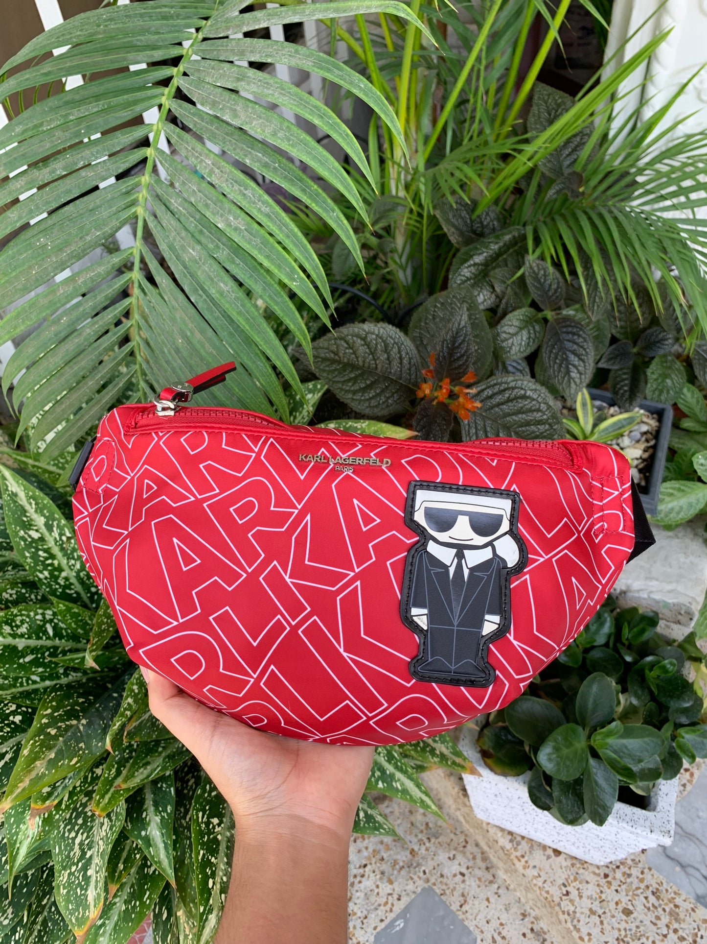 Riñonera Paris Amour de Karl Lagerfeld