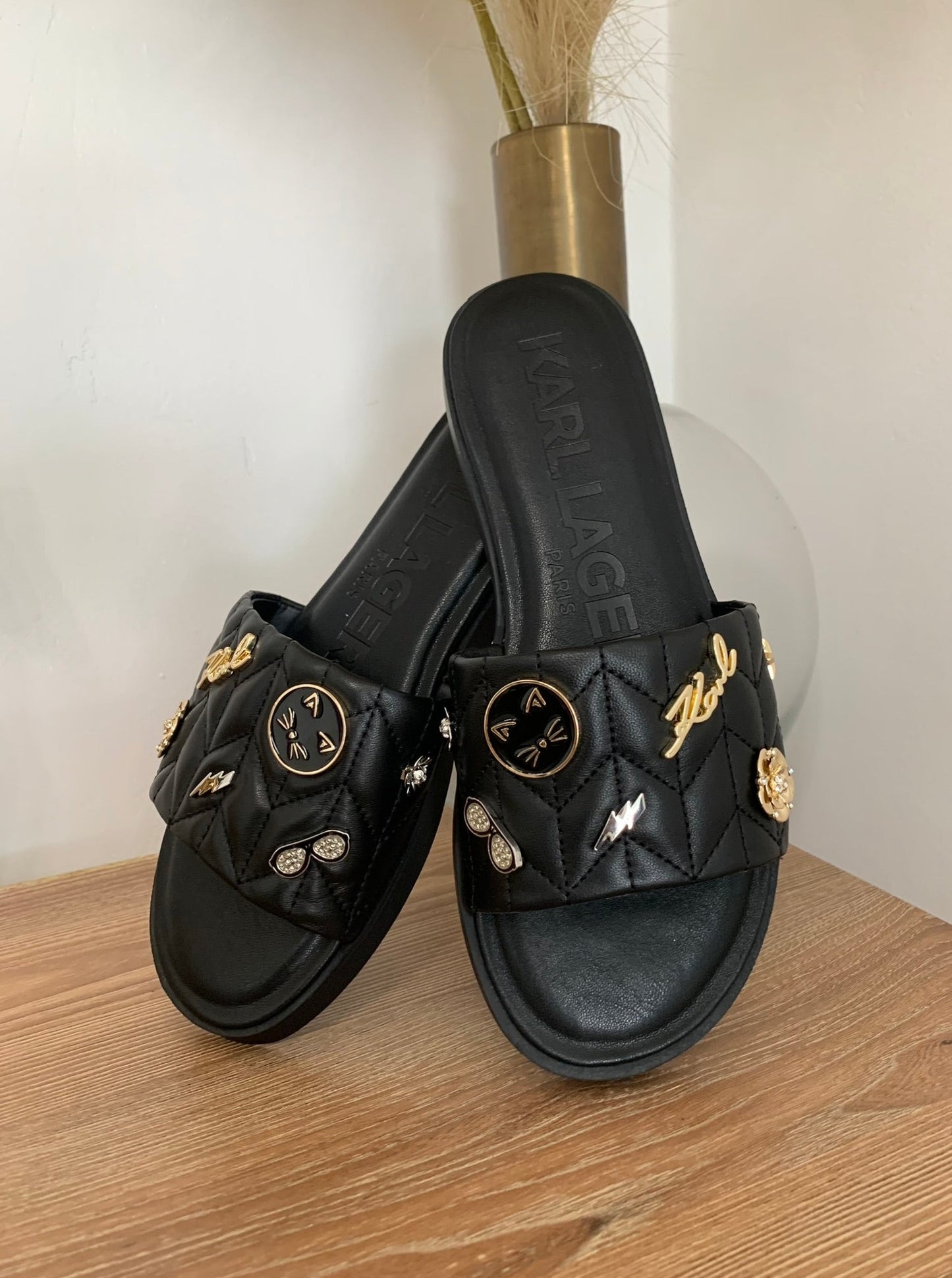 Sandalias con pasadores Carenza