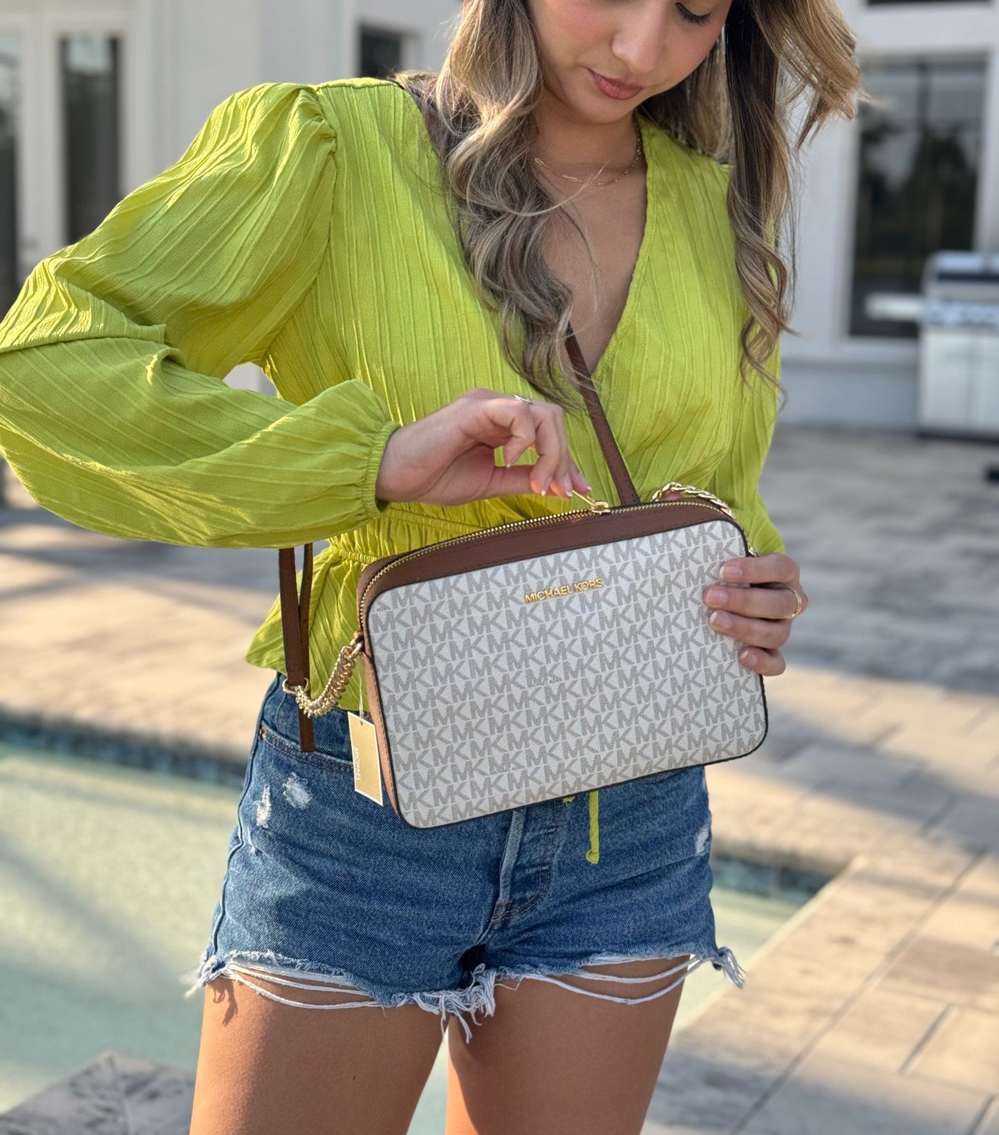 Michael Kors Jetset Bandolera grande en vainilla