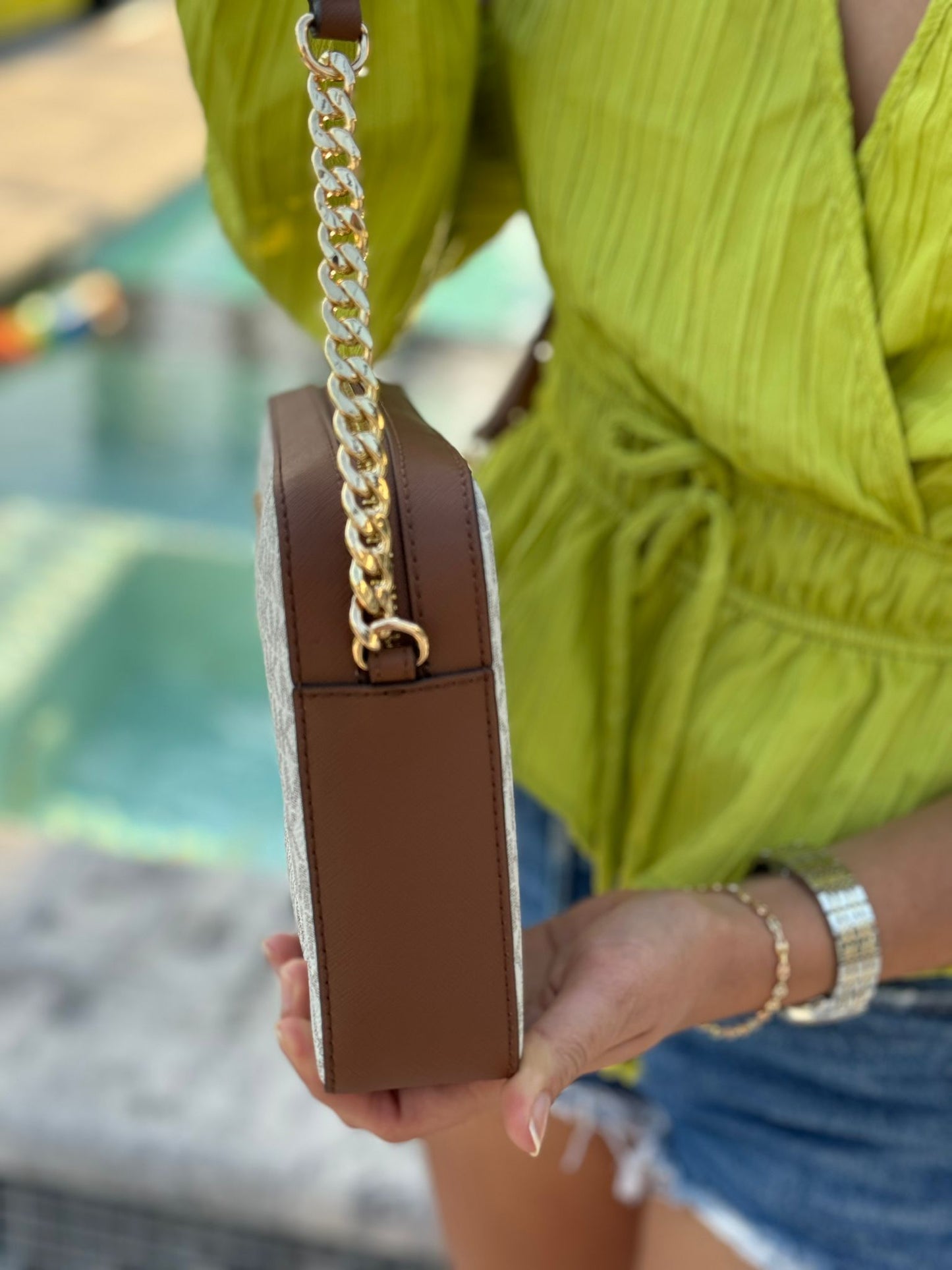 Michael Kors Jetset Bandolera grande en vainilla
