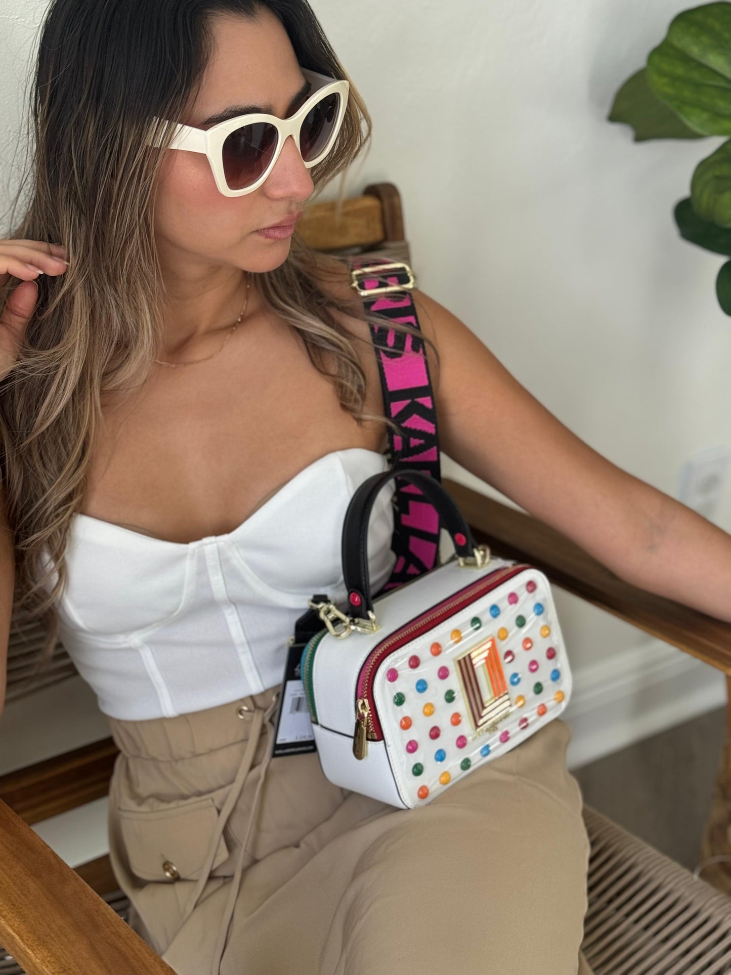 Bolso bandolera Simone de Karl Lagerfeld Paris, blanco y multicolor