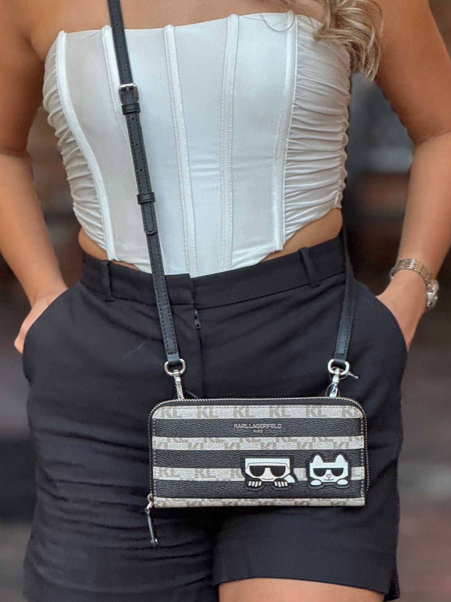 Cartera Paris de Karl Lagerfeld con cordón
