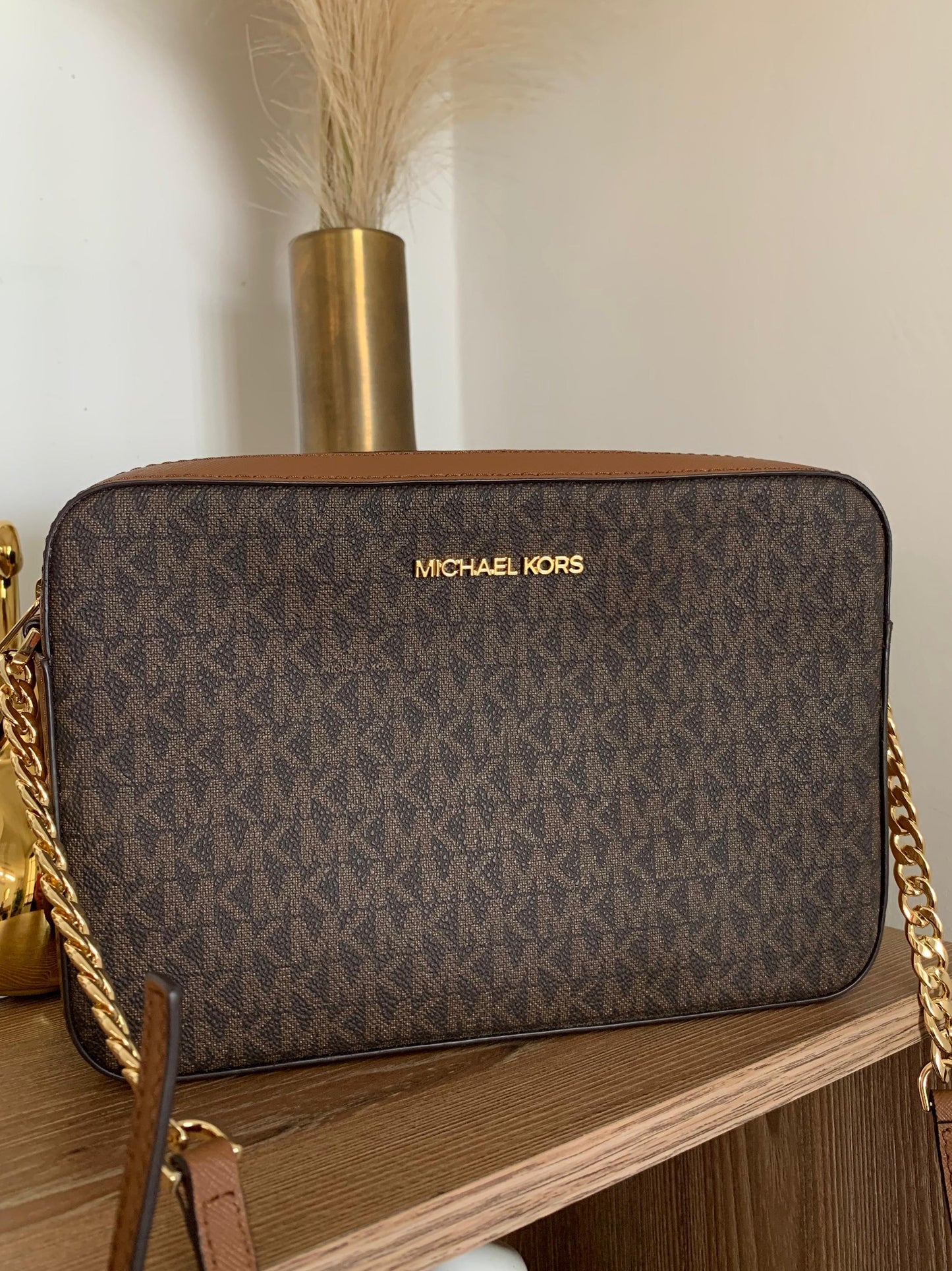 Bolso bandolera MICHAEL KORS JET SET ARTÍCULO MARRÓN