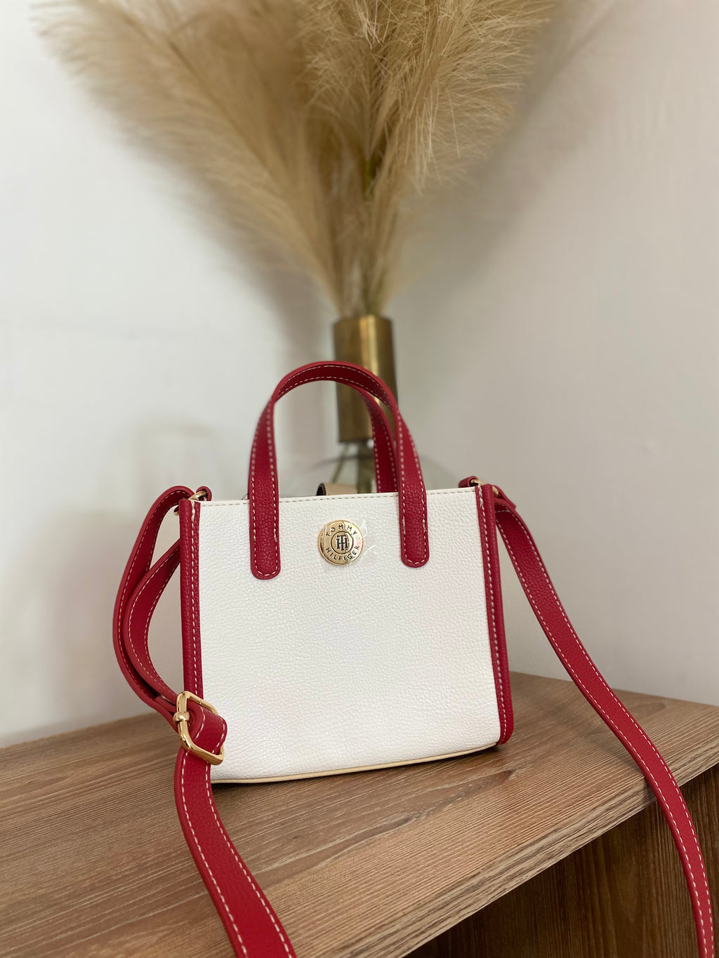 Tommy Hilfiger Women's Bag - White / Red