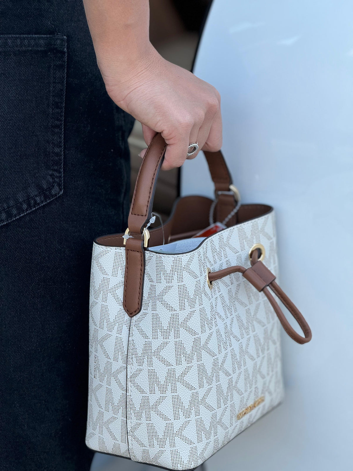 Michael Kors Suri Small Logo Crossbody Bag Vanilla