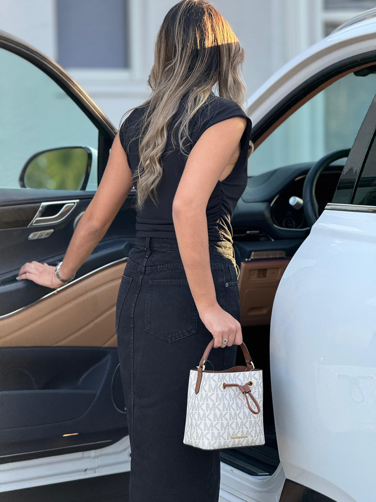 Michael Kors Suri Small Logo Crossbody Bag Vanilla