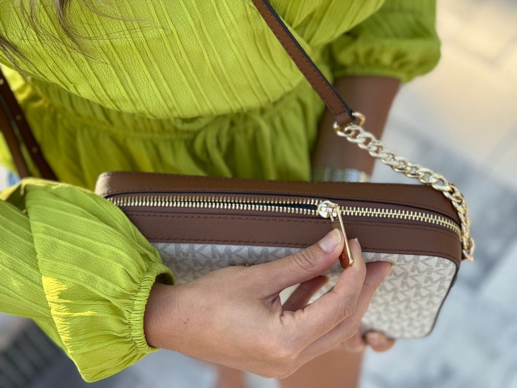 Michael Kors Jetset Large Crossbody in Vanilla