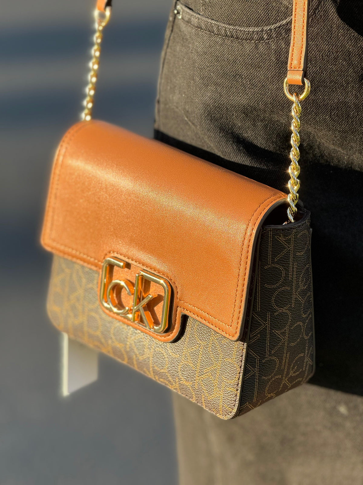 Bolso bandolera Calvin Klein marrón