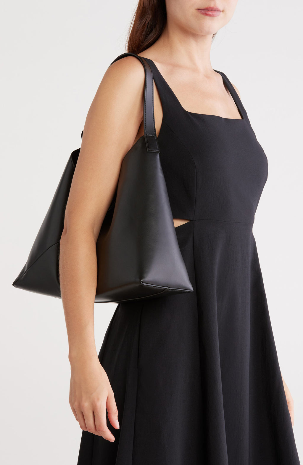 Bolso hobo BCBG – Triangle Hobo Bag