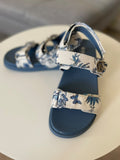 Chanclas guess azul en flores 5,5