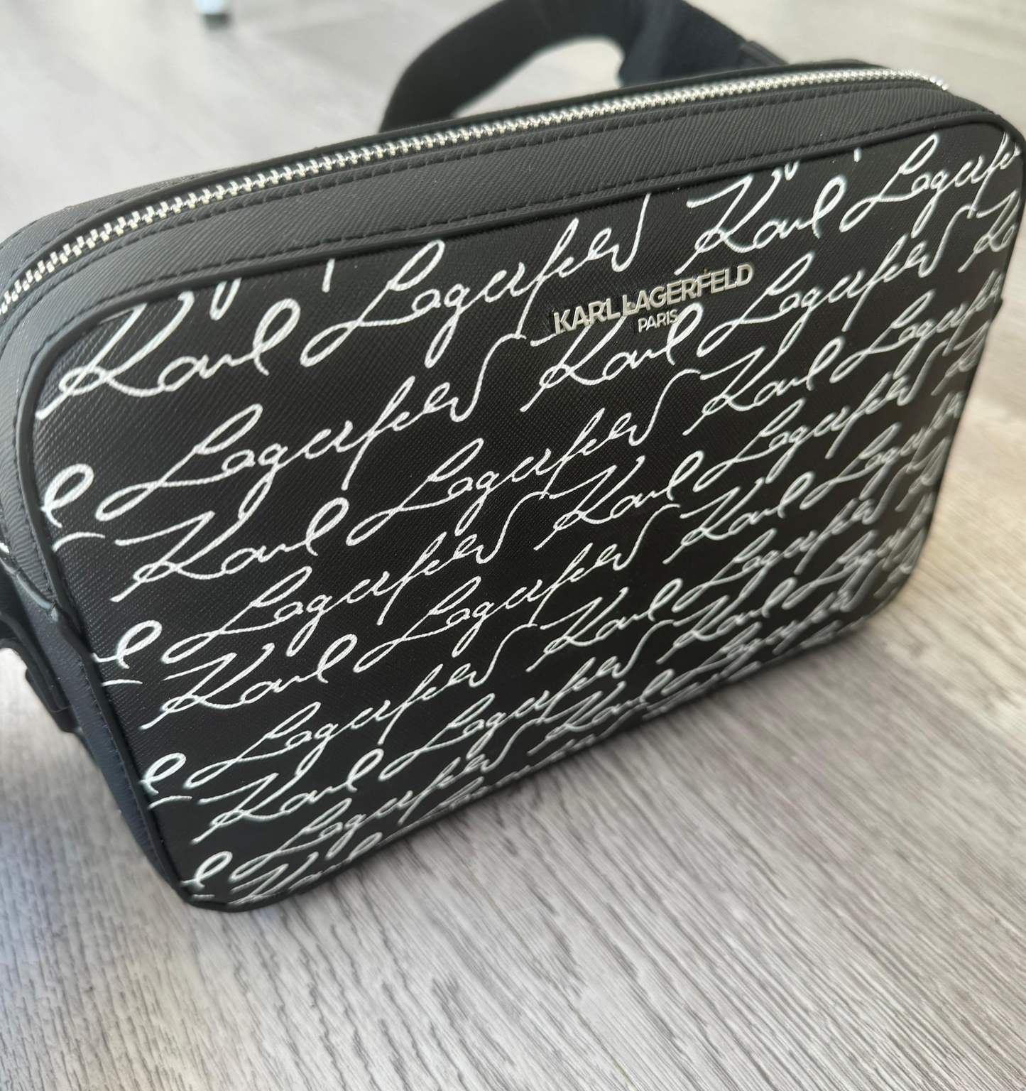 Bolsos de mano tipo bandolera de Karl Lagerfeld